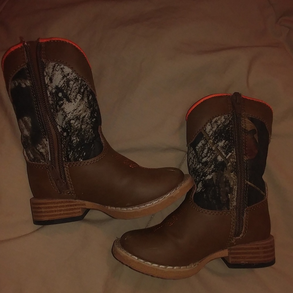 Size 6 toddler boots